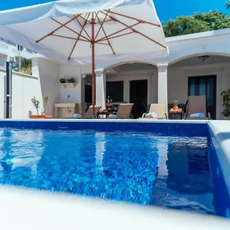 Apartment Trogrli - With Balcony And Sea View *