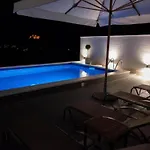 Trogrli - With Balcony And Sea View Хвар