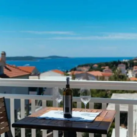 Trogrli - With Balcony And Sea View Hvar Town