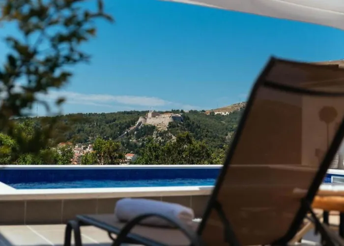 Trogrli - With Balcony And Sea View *