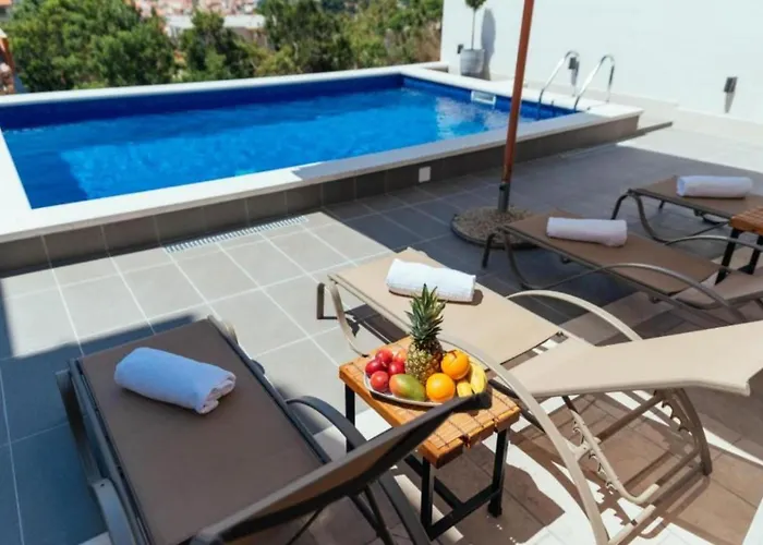 Trogrli - With Balcony And Sea View *